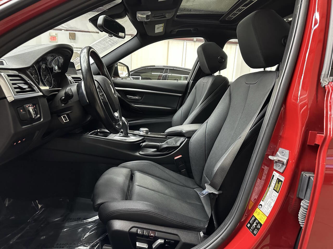 Used 2018 BMW 330i xDrive 330i xDrive AWD 4dr Sedan image 11