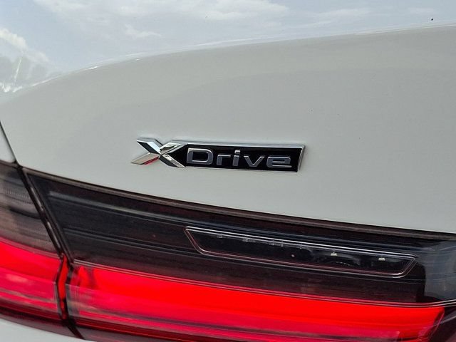 Used 2019 BMW 330i xDrive Sedan w/ Convenience Package AWD/4WD image 37