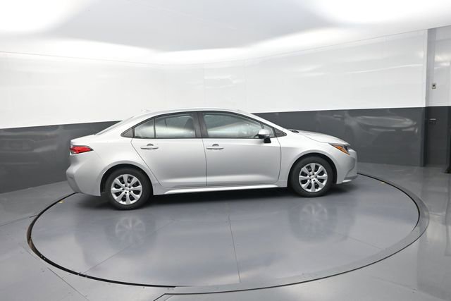 Used 2022 Toyota Corolla LE FWD image 14