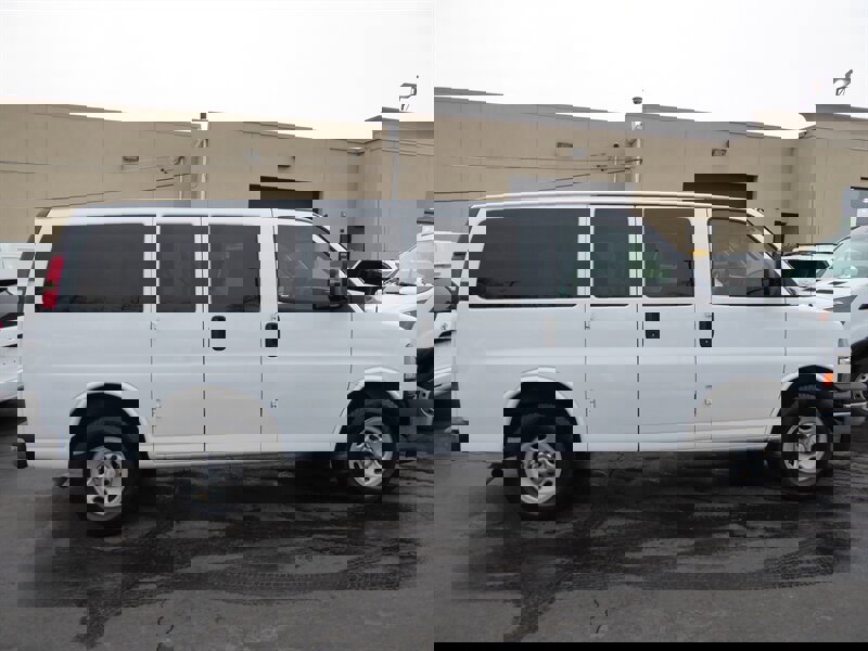 Used 2017 Chevrolet Express 2500 LT w/ LT Preferred Equipment Group image 8