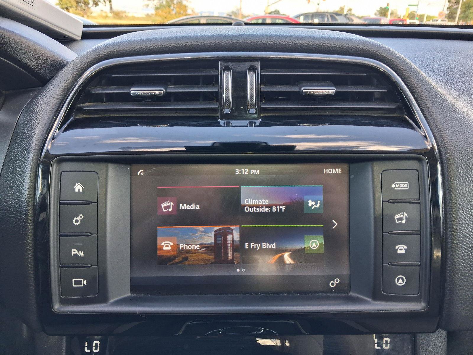 Used 2018 Jaguar F-PACE Premium AWD/4WD image 36