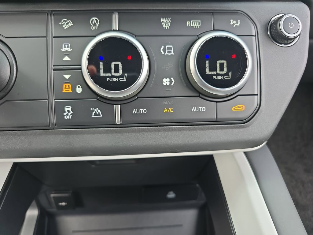 New 2026 Land Rover Defender 130 X-Dynamic SE AWD/4WD image 25