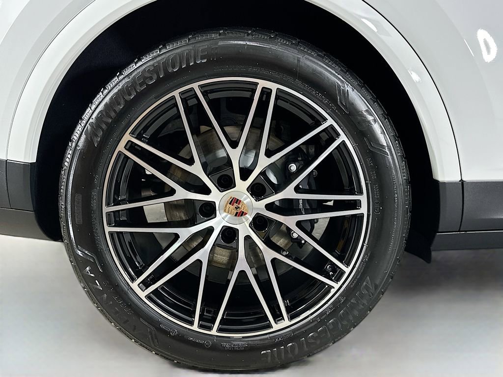 New 2026 Porsche Cayenne Coupe AWD/4WD image 31