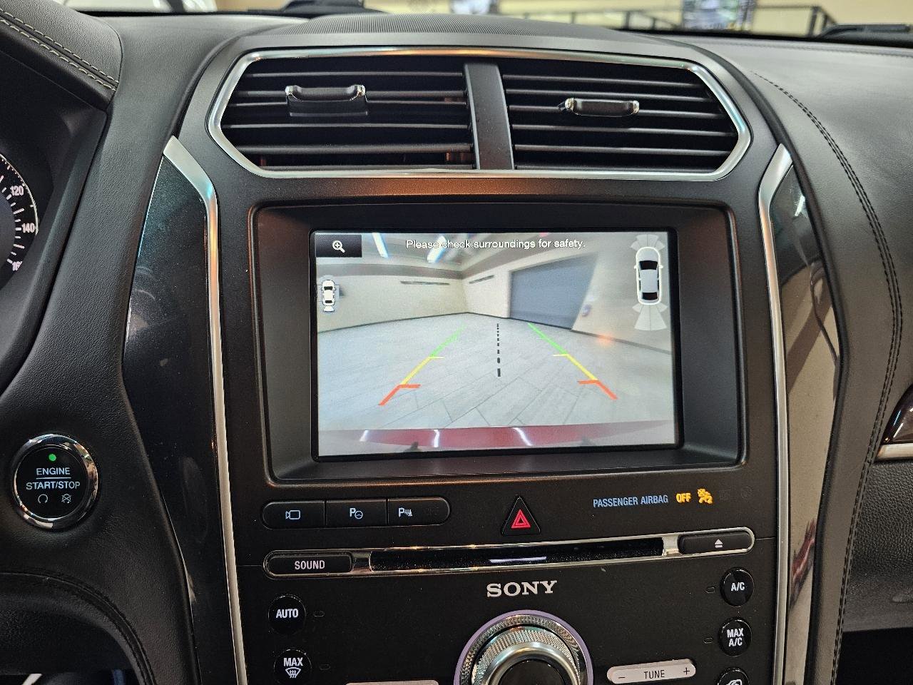 Used 2016 Ford Explorer Platinum image 36
