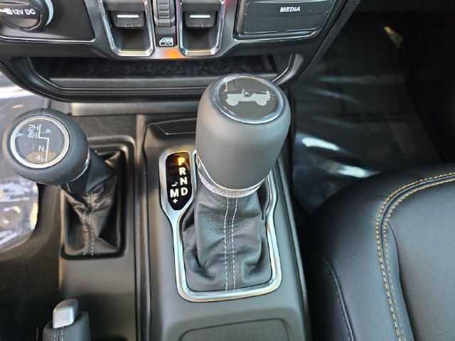 New 2026 Jeep Wrangler Unlimited Sahara AWD/4WD image 20