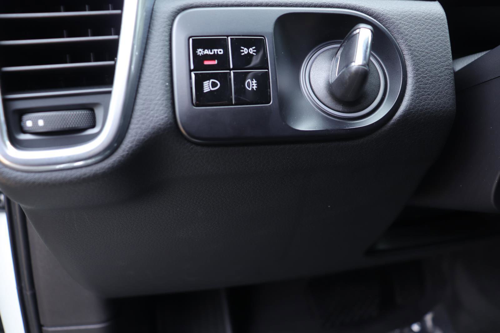 Used 2021 Porsche Cayenne image 24