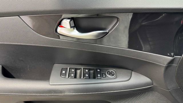 Used 2024 Kia Forte LXS FWD image 21