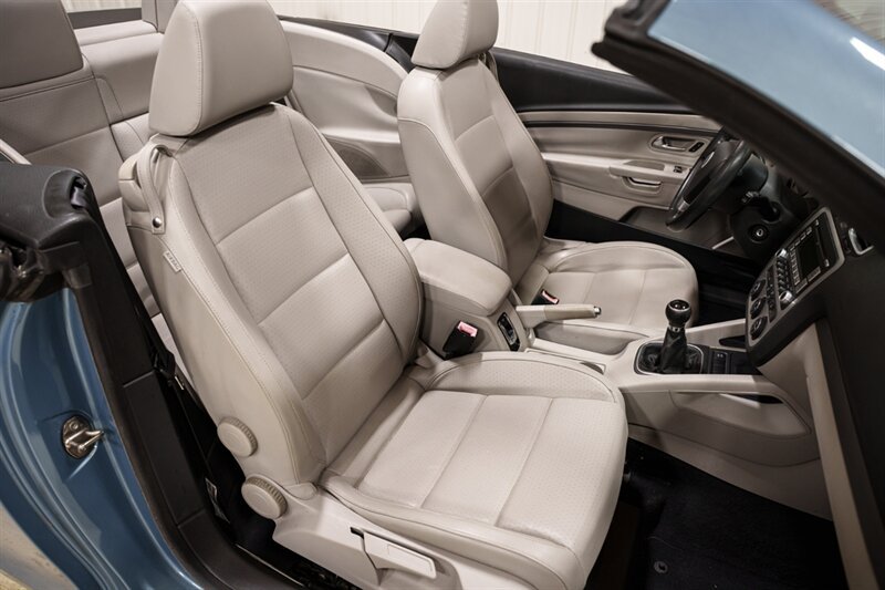Used 2009 Volkswagen Eos Komfort FWD image 18
