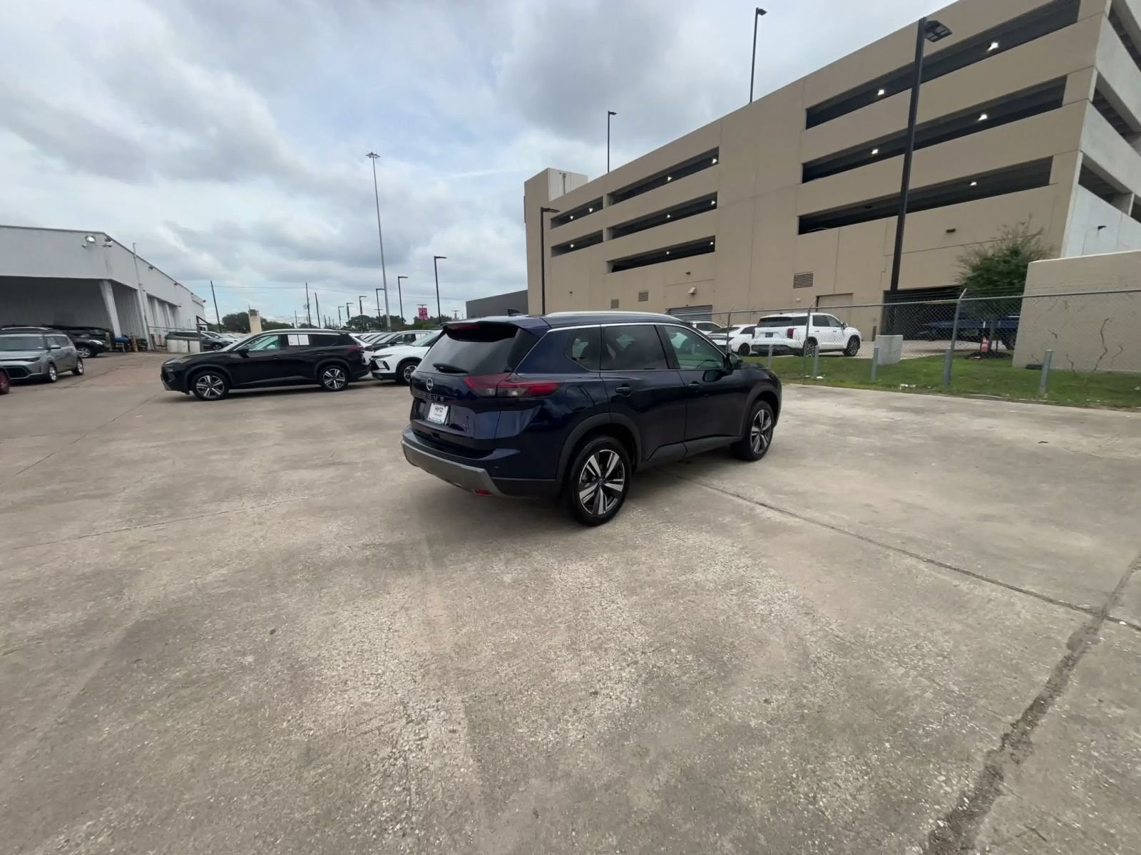 Used 2026 Nissan Rogue SL FWD image 14