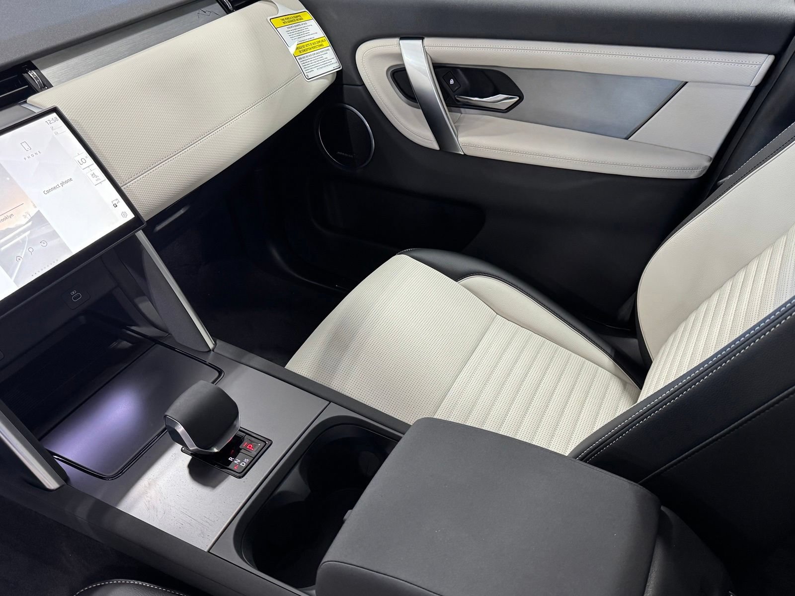 New 2026 Land Rover Discovery Sport Landmark AWD/4WD image 15
