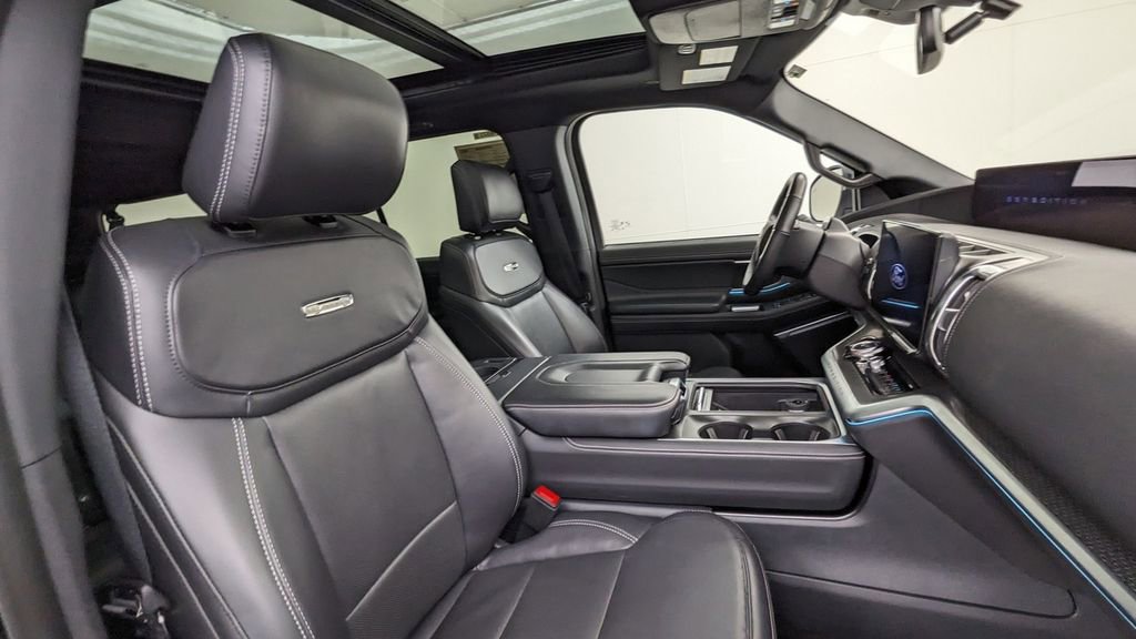 Certified 2025 Ford Expedition Max Platinum w/ Stealth Appearance Package AWD/4WD image 43
