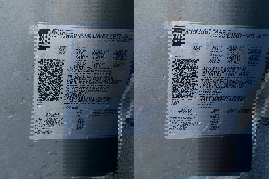 New 2026 Chevrolet Equinox EV LT w/ LPO, Blackout Package image 27