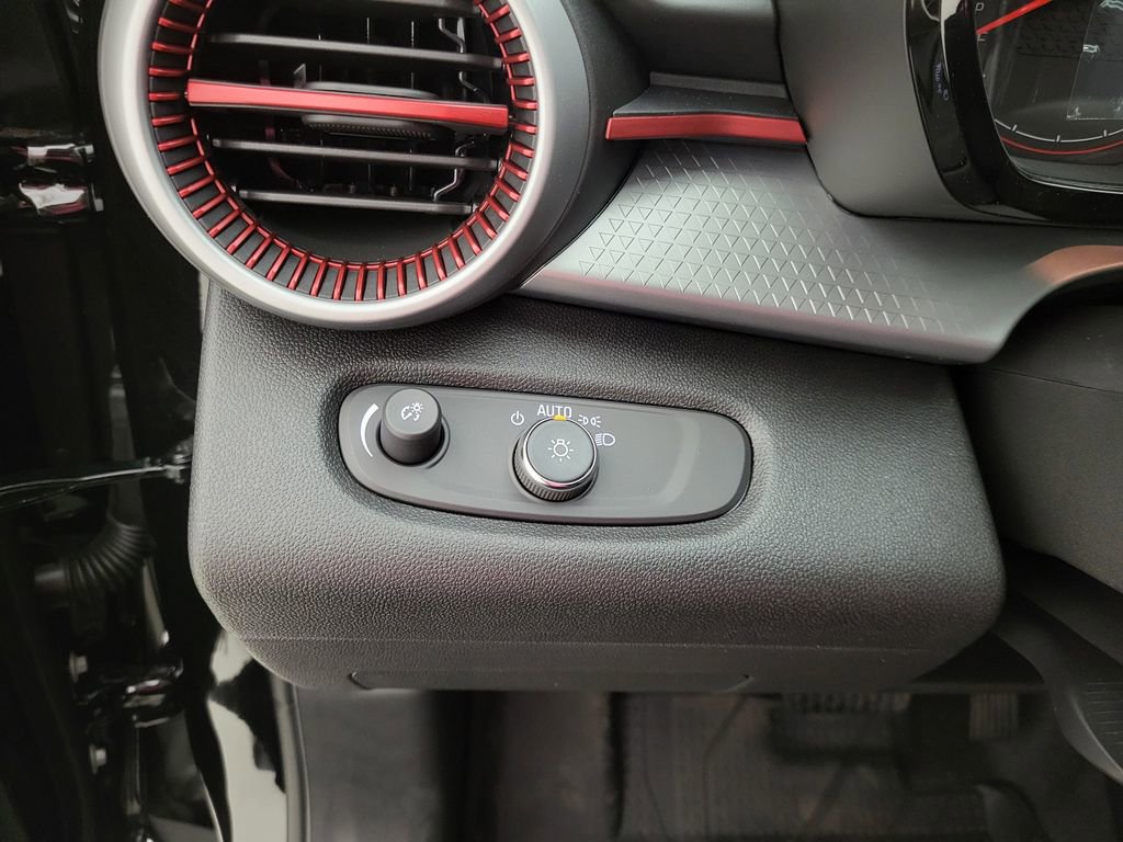 New 2026 Chevrolet Trax RS w/ Sunroof Package image 29