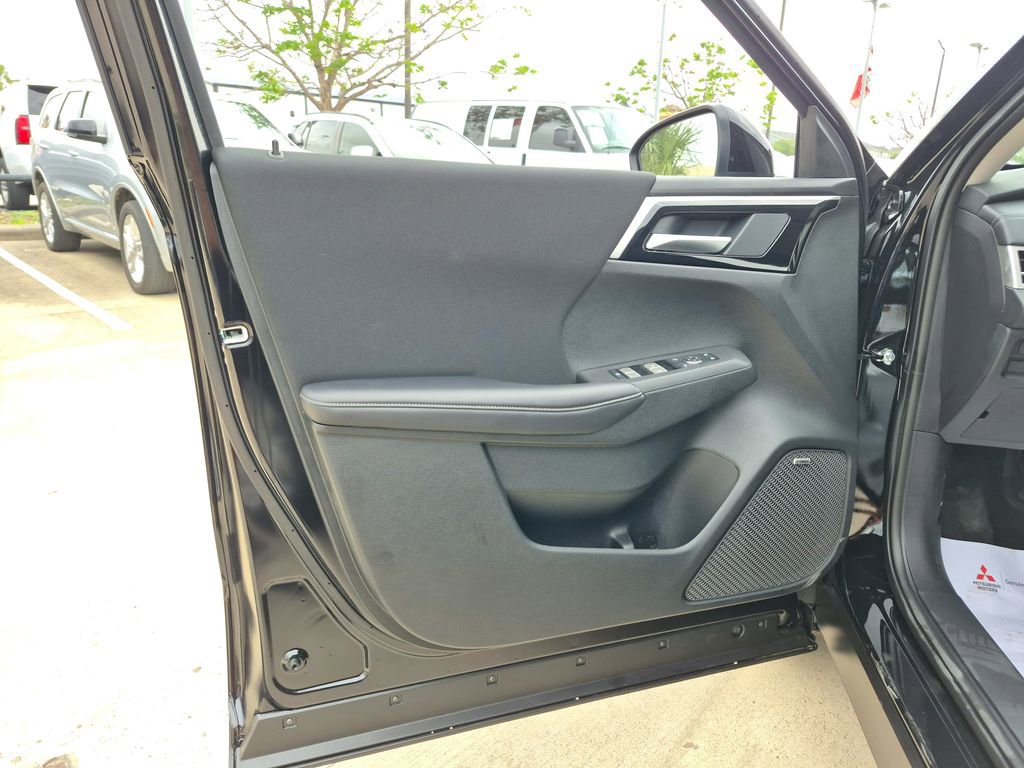 New 2026 Mitsubishi Outlander ES image 20