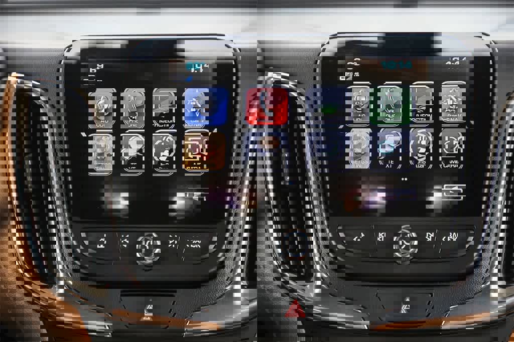 Used 2018 Chevrolet Equinox Premier image 14