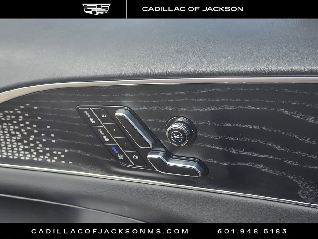 Used 2023 Cadillac Lyriq 2WD image 19