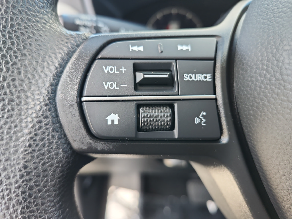 Used 2025 Honda HR-V LX image 31