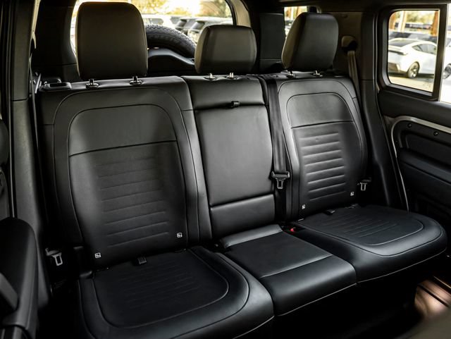 Certified 2025 Land Rover Defender 110 AWD/4WD image 33