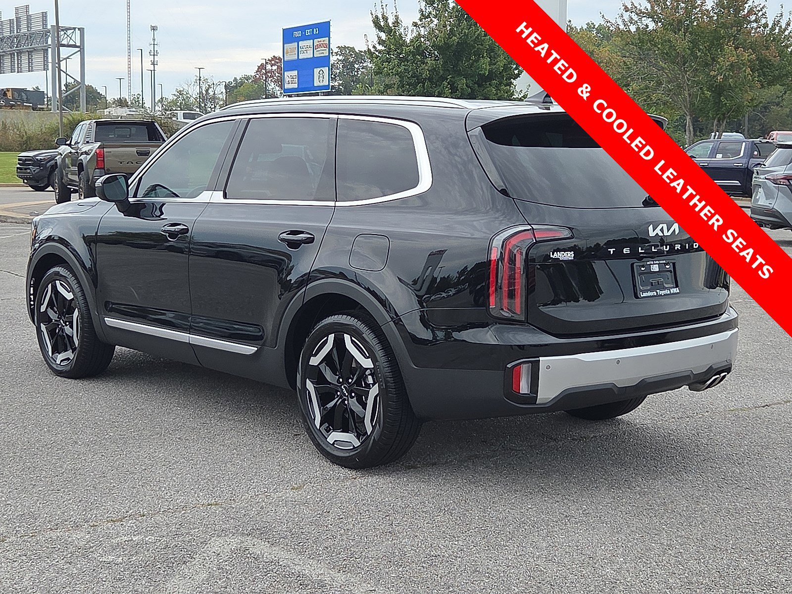 Used 2024 Kia Telluride EX image 4