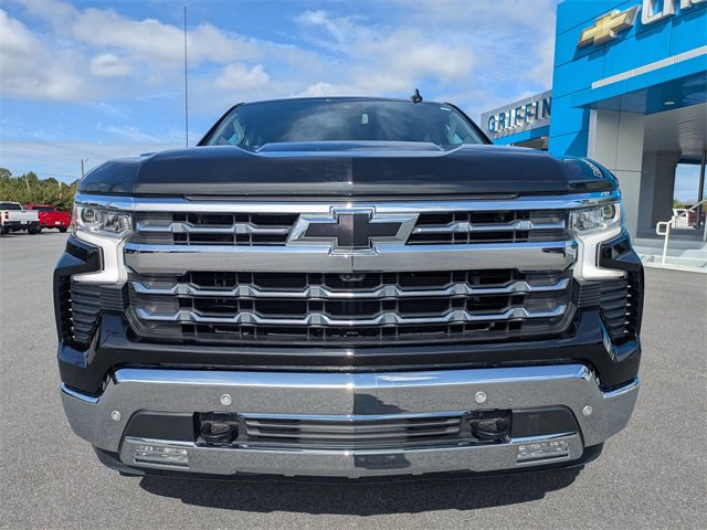 Used 2024 Chevrolet Silverado 1500 LTZ w/ LTZ Convenience Package II image 9