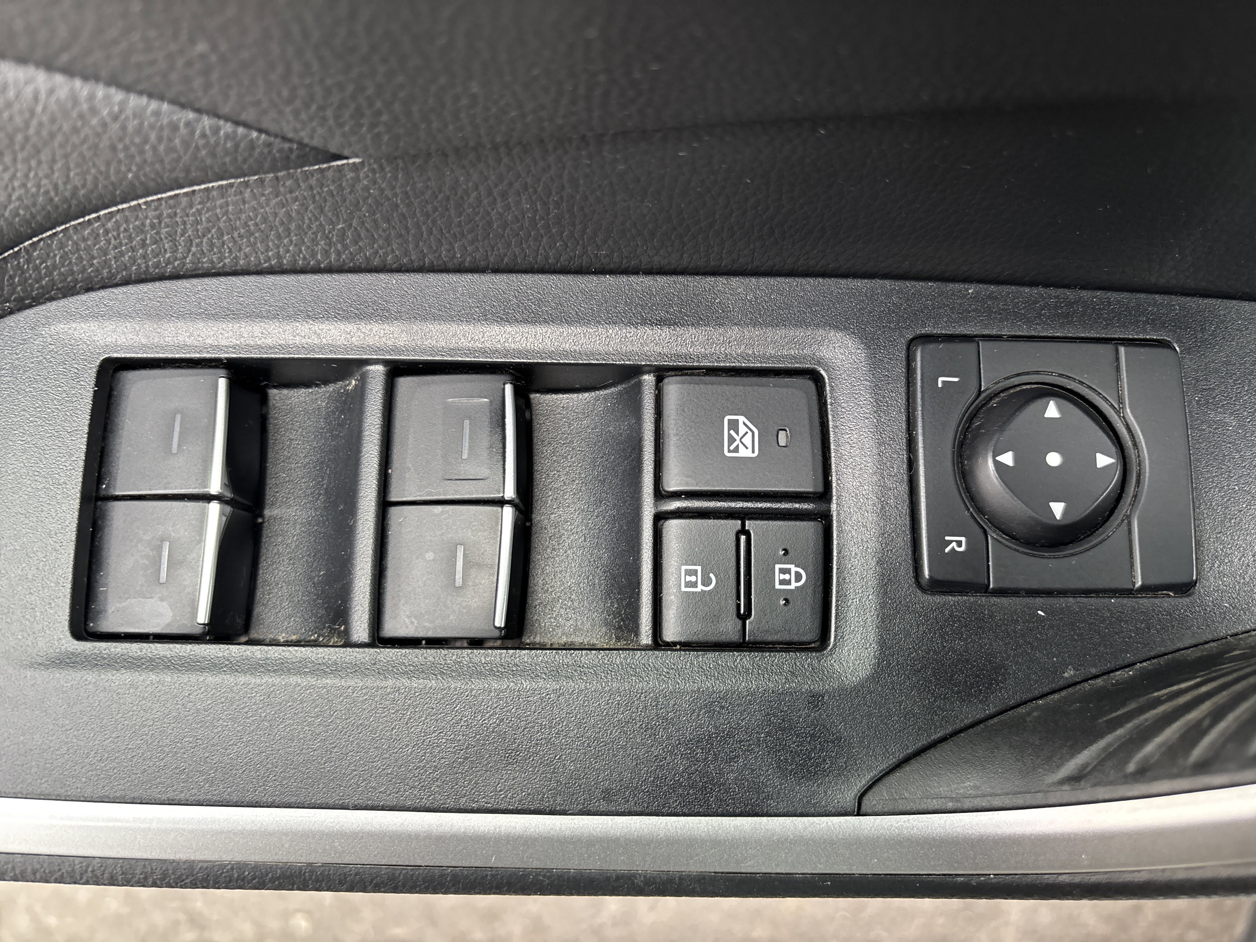 Certified 2022 Toyota RAV4 XLE Premium image 17