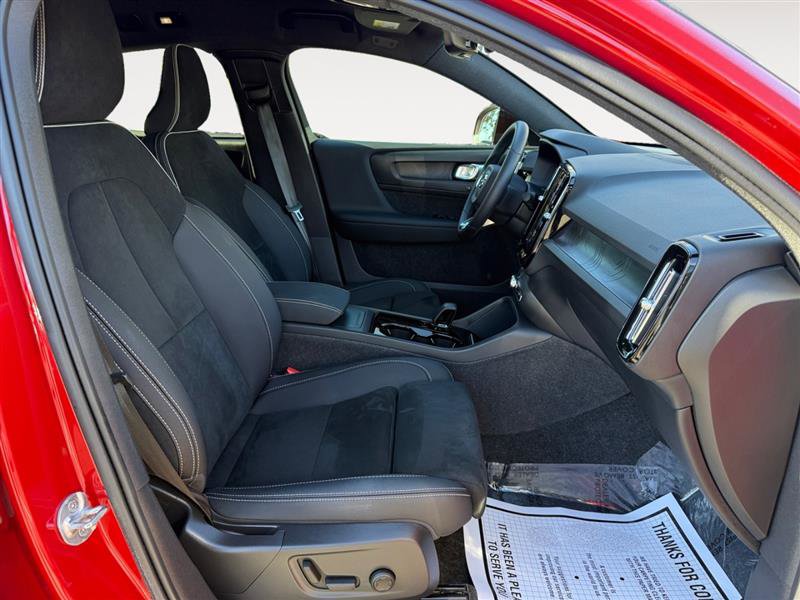 Used 2024 Volvo C40 P8 Recharge Ultimate w/ Protection Package Premier RWD image 16