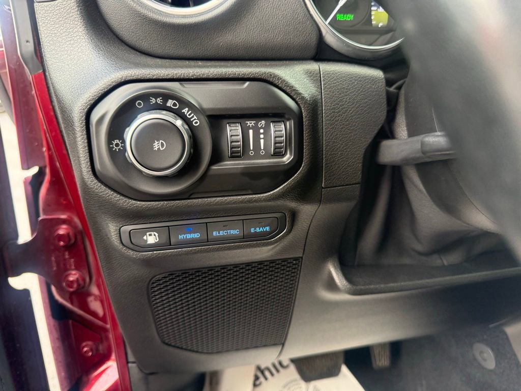 Used 2021 Jeep Wrangler Unlimited Sahara w/ Cold Weather Group AWD/4WD image 18