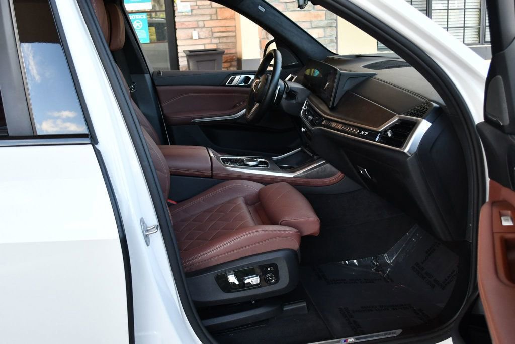 Used 2024 BMW X7 xDrive40i w/ M Sport Package image 22