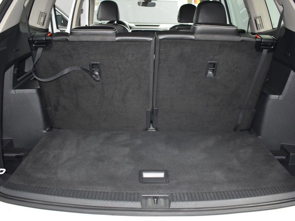 Used 2021 Volkswagen Atlas SEL Premium image 30