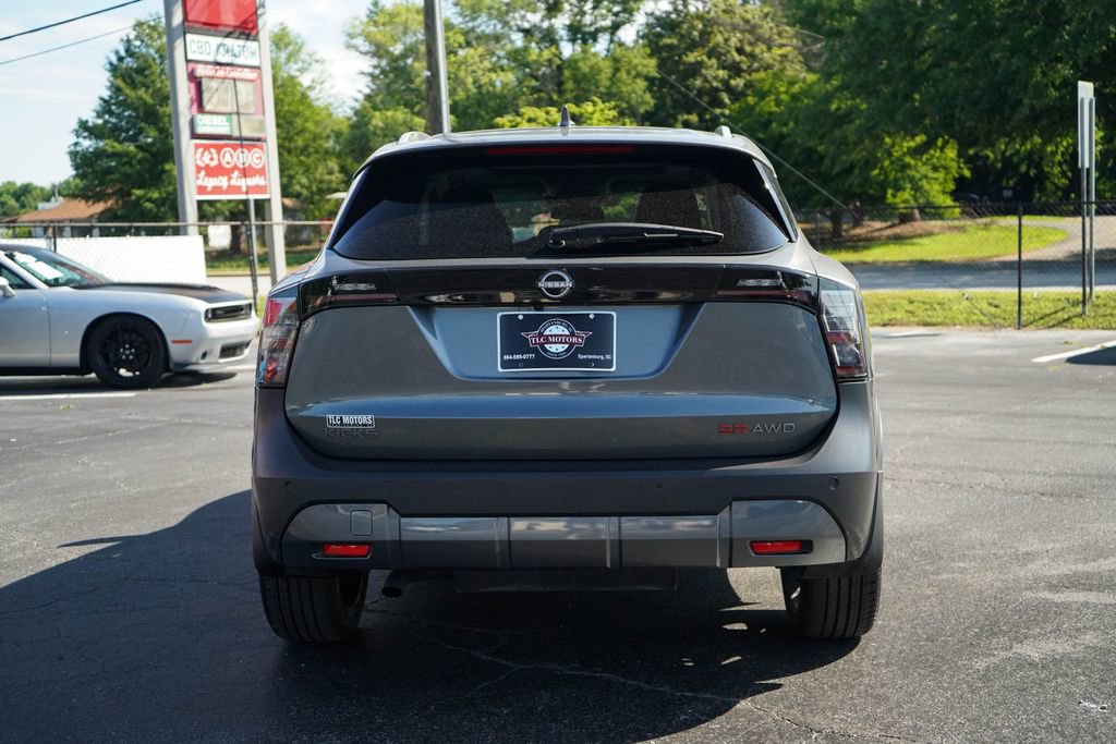 Used 2025 Nissan Kicks SR w/ SR Premium Package AWD/4WD image 19
