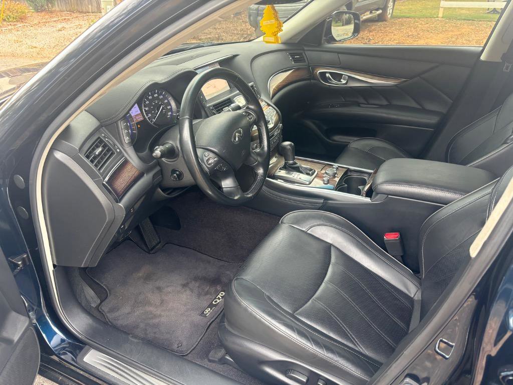 Used 2019 INFINITI Q70 L 3.7 w/ Sensory Package image 8