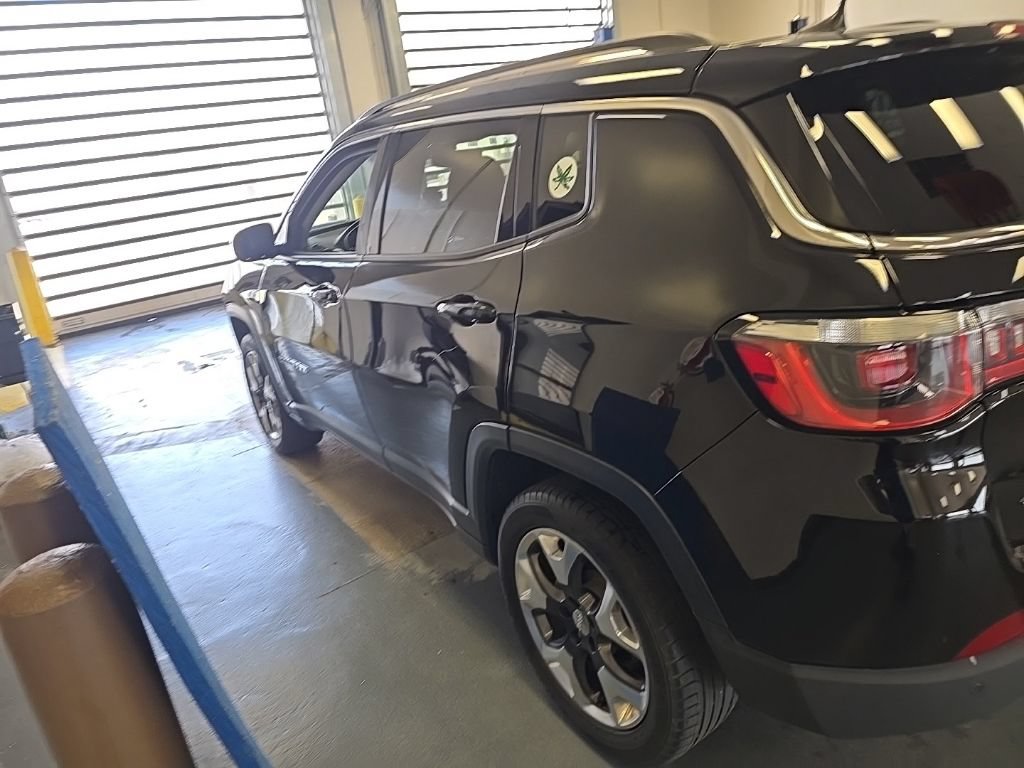 Used 2018 Jeep Compass Limited w/ Navigation Group AWD/4WD image 4