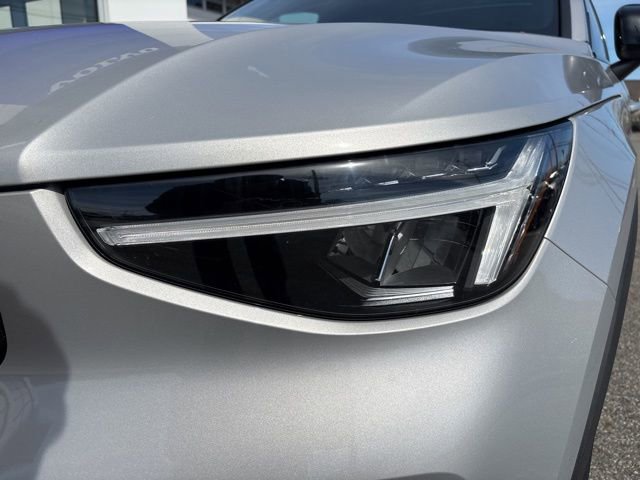Used 2025 Volvo XC40 B5 Plus AWD/4WD image 9