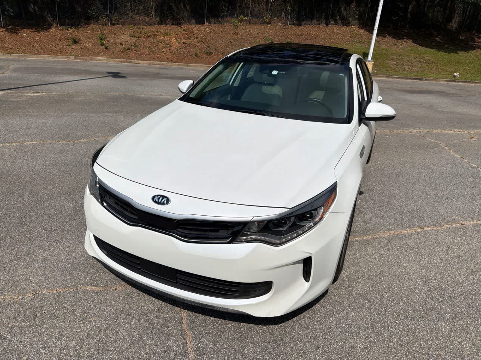 Used 2017 Kia Optima EX w/ Technology Package FWD image 4