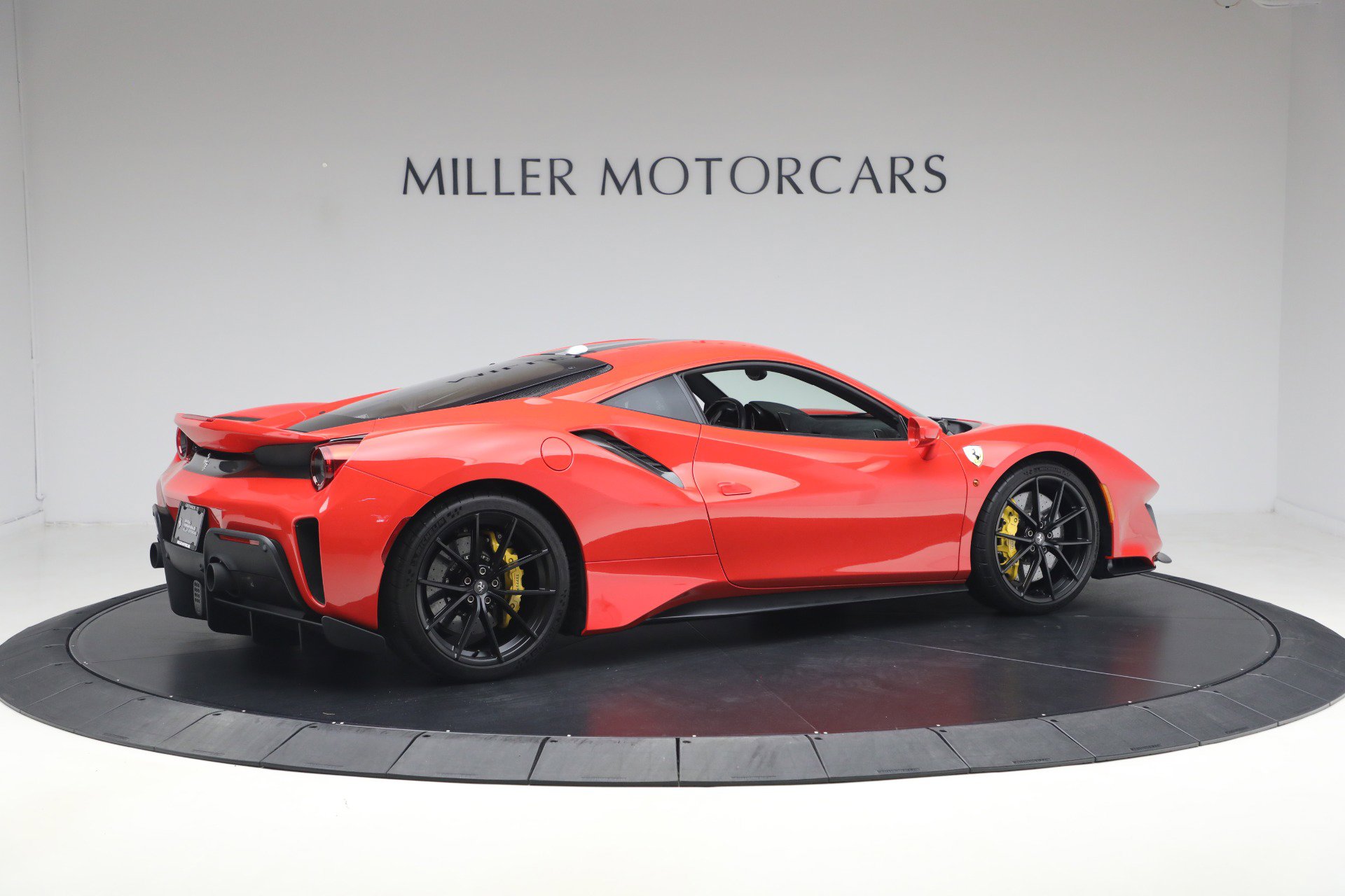Certified 2019 Ferrari 488 Pista Coupe RWD image 8
