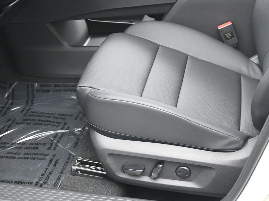 New 2026 Nissan Rogue SV AWD/4WD image 13