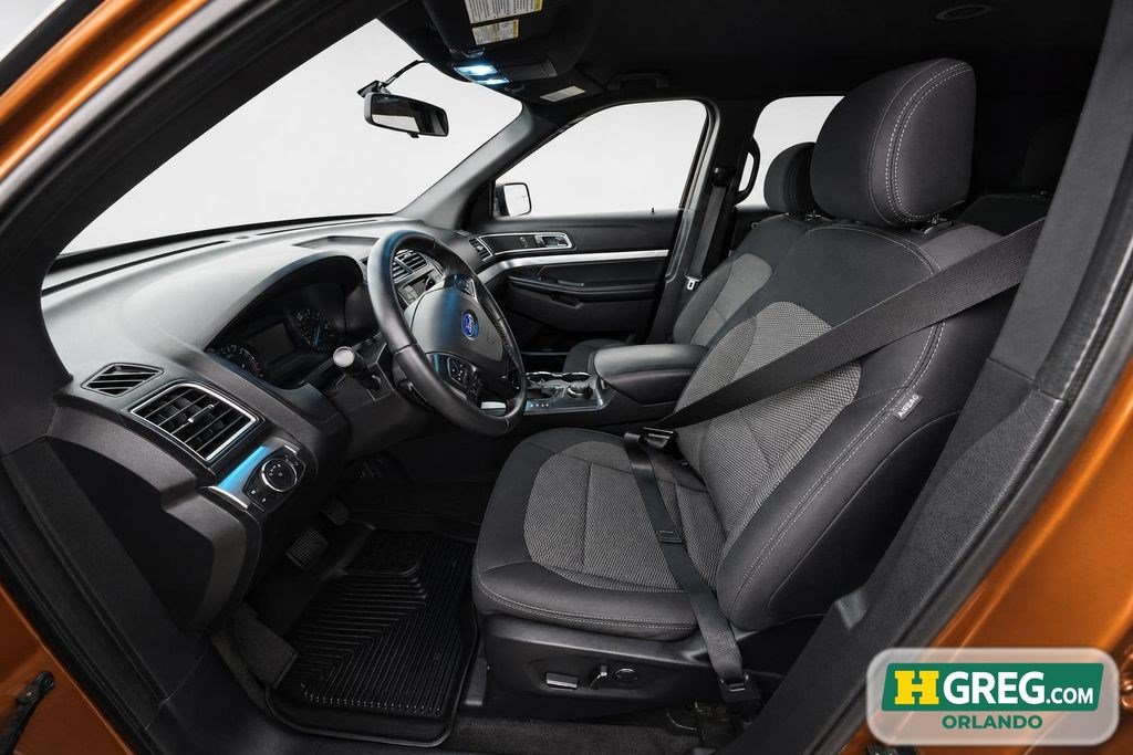 Used 2017 Ford Explorer XLT AWD/4WD image 10
