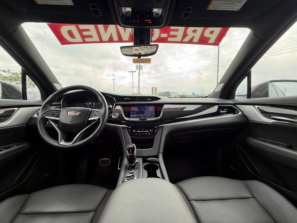Used 2025 Cadillac XT6 Sport w/ Technology Package AWD/4WD image 30