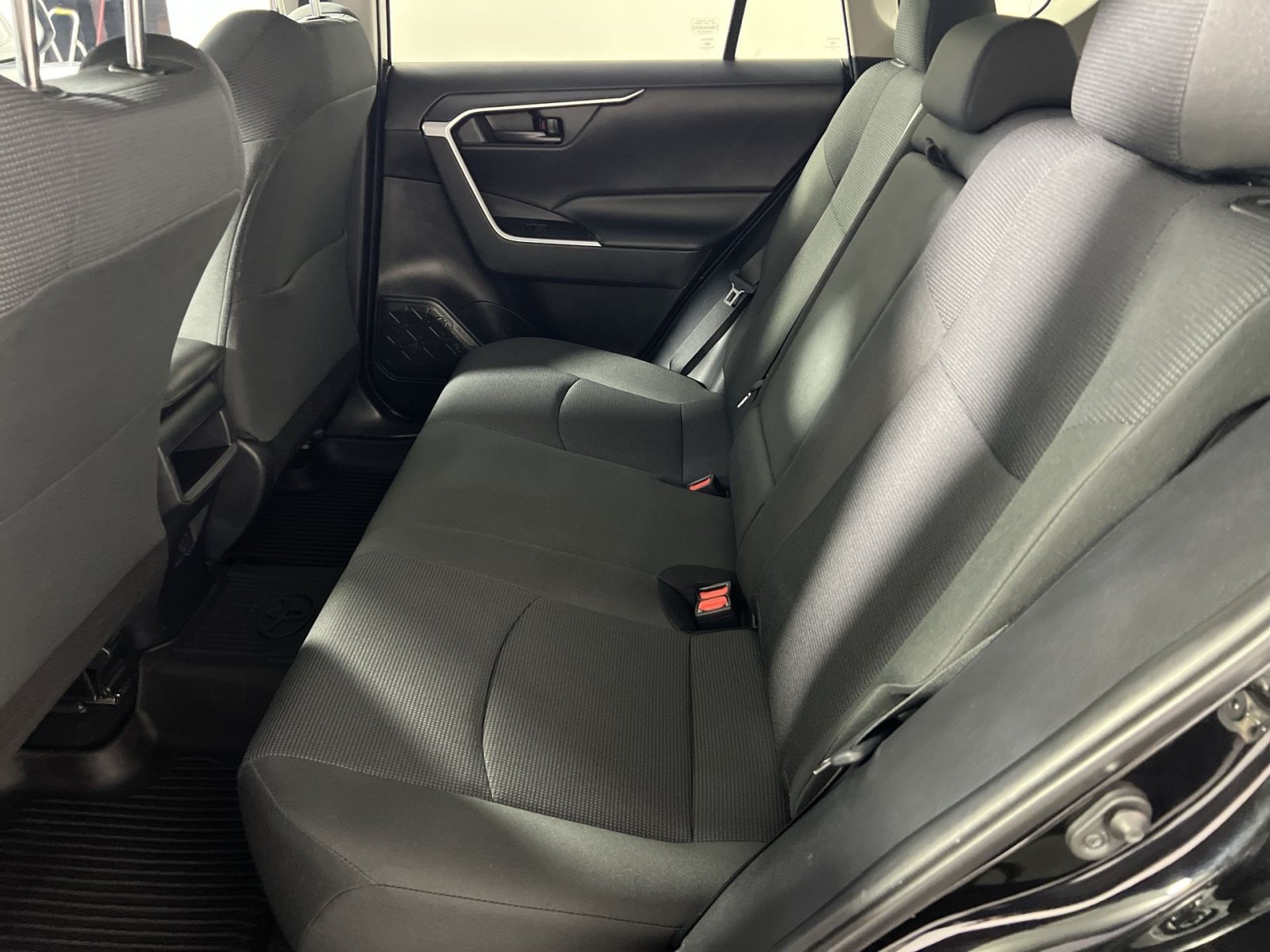 Used 2020 Toyota RAV4 LE w/ All Weather Liner Package AWD/4WD image 25