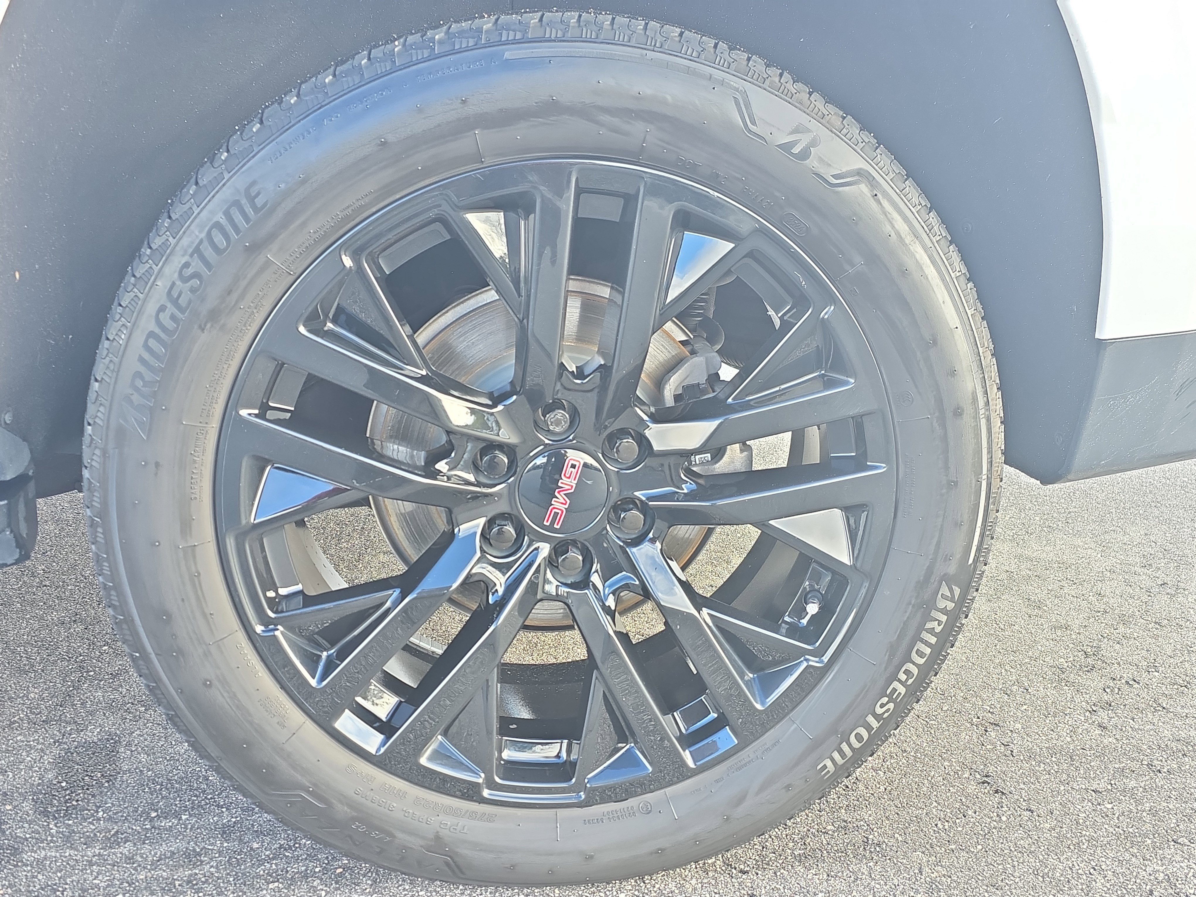 Used 2023 GMC Yukon SLT image 31