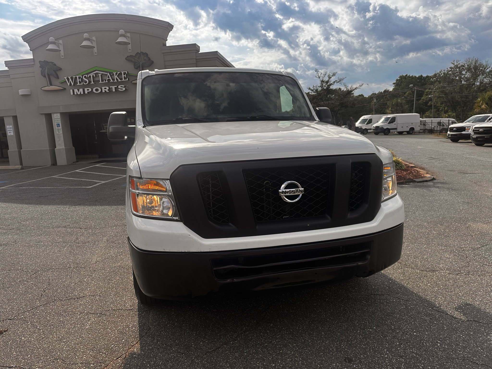 Used 2015 Nissan NV 2500 SV image 4