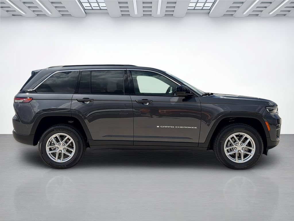 New 2026 Jeep Grand Cherokee Laredo RWD image 2
