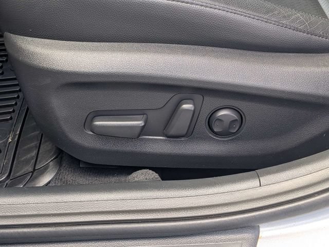 Used 2017 Hyundai Elantra Limited FWD image 17