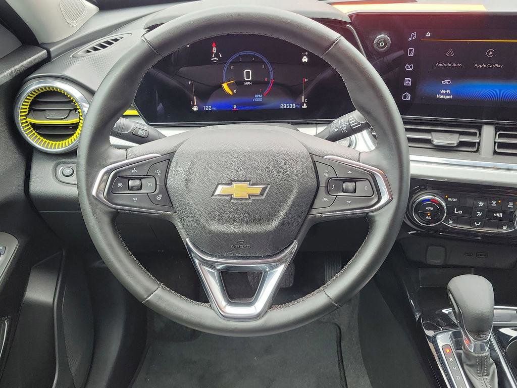 Certified 2024 Chevrolet Trax LT w/ Driver Confidence Package image 23