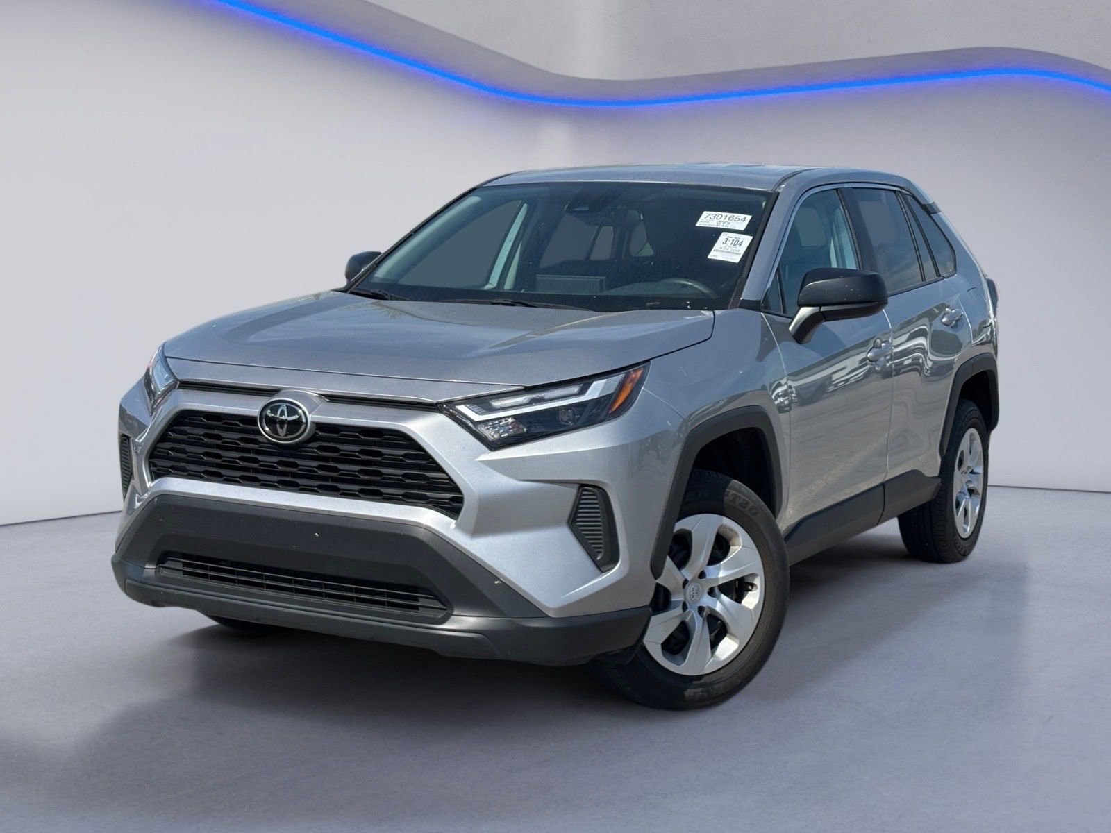 Used 2025 Toyota RAV4 LE FWD video 2