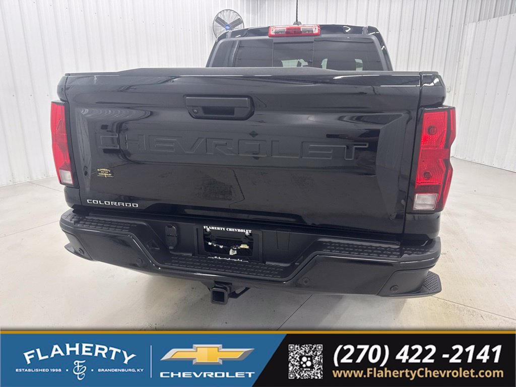 Used 2025 Chevrolet Colorado W/T w/ Advanced Trailering Package AWD/4WD image 4