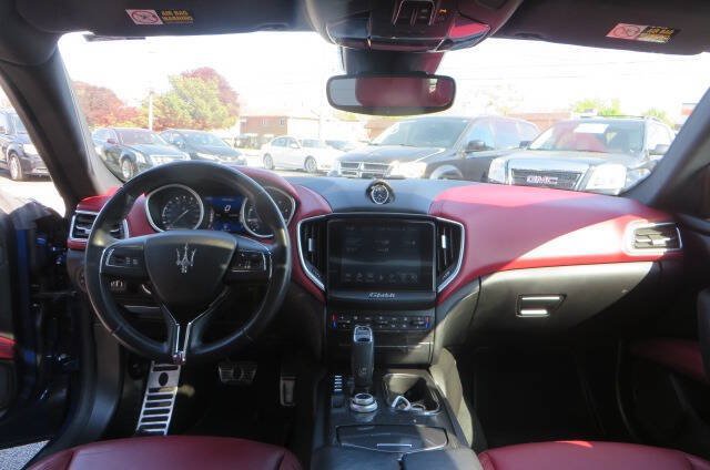 Used 2019 Maserati Ghibli S Q4 AWD/4WD image 11