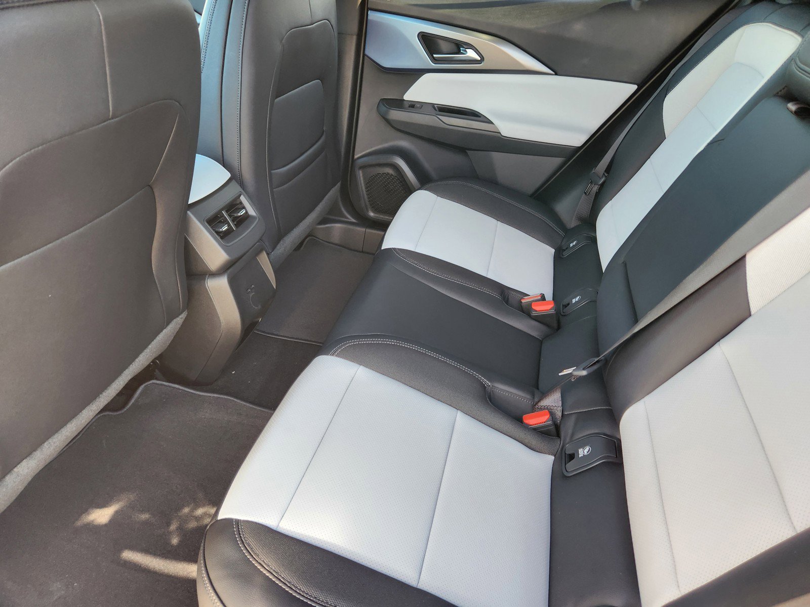 New 2026 Chevrolet Equinox EV LT image 20