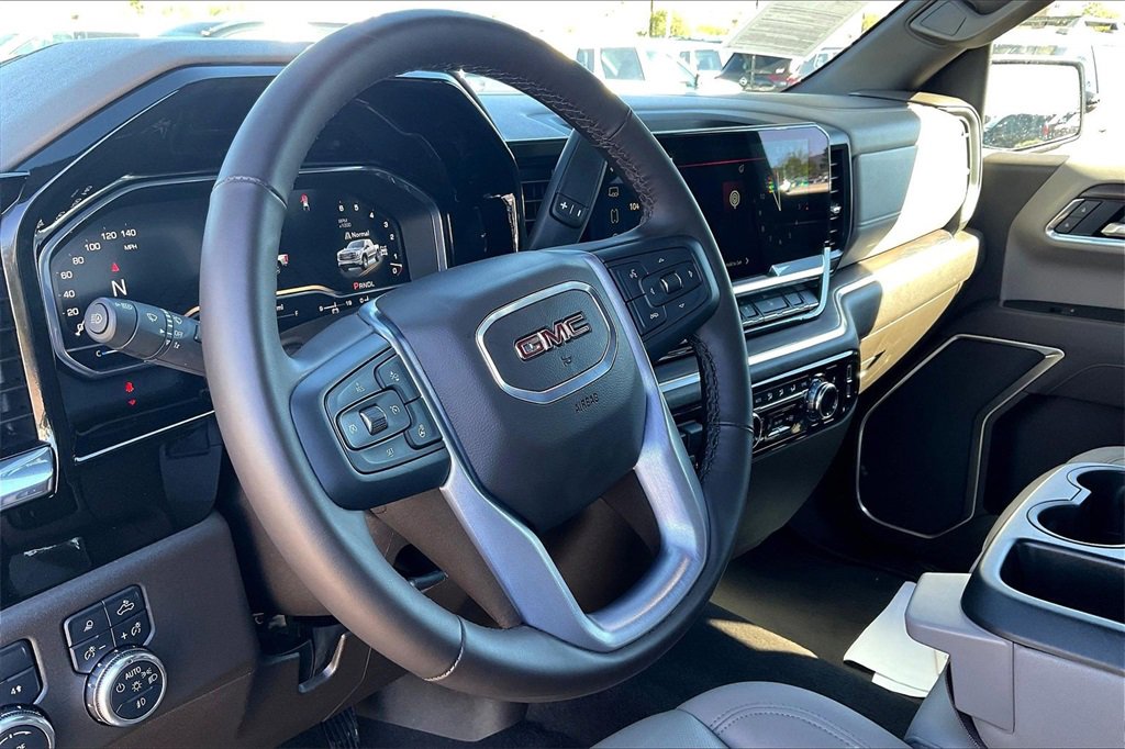 Used 2025 GMC Sierra 1500 SLT image 14