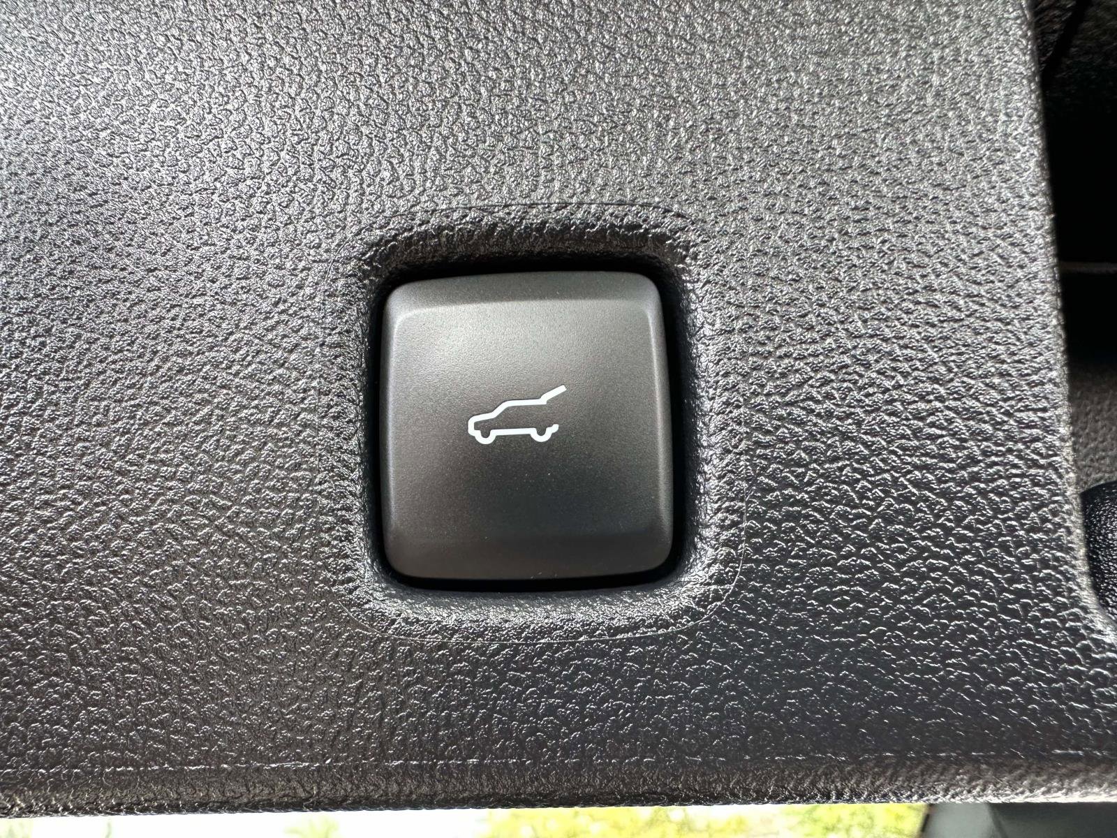 Certified 2022 Ford Escape SEL image 11